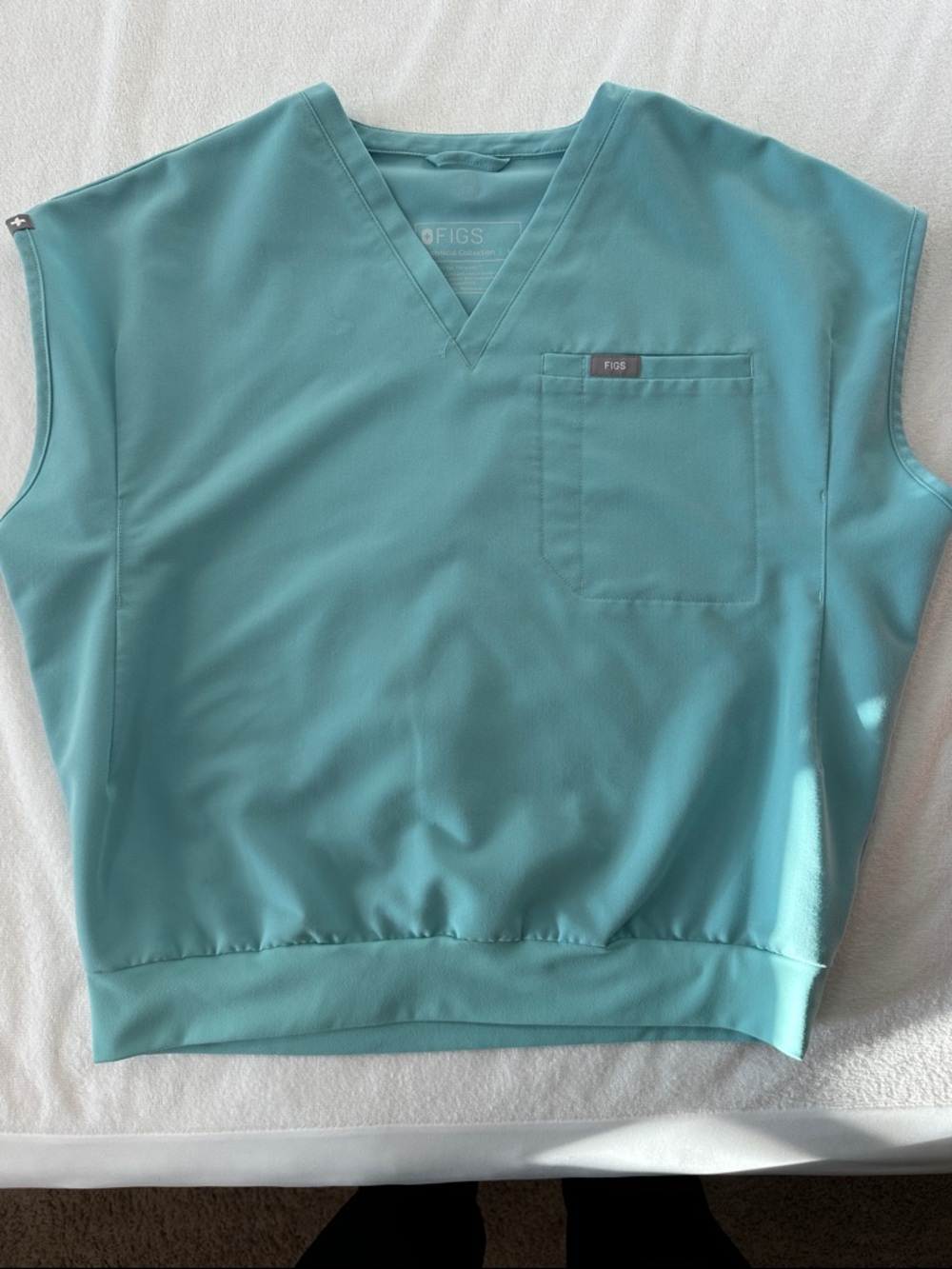 Figs Women's Seaglass Raleigh V-Neck Scrub Top